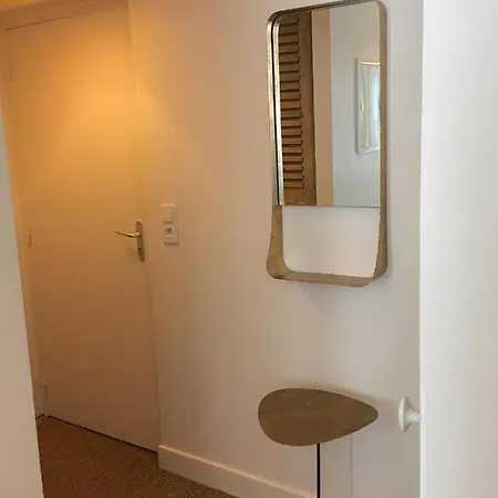De 1 Apartament *